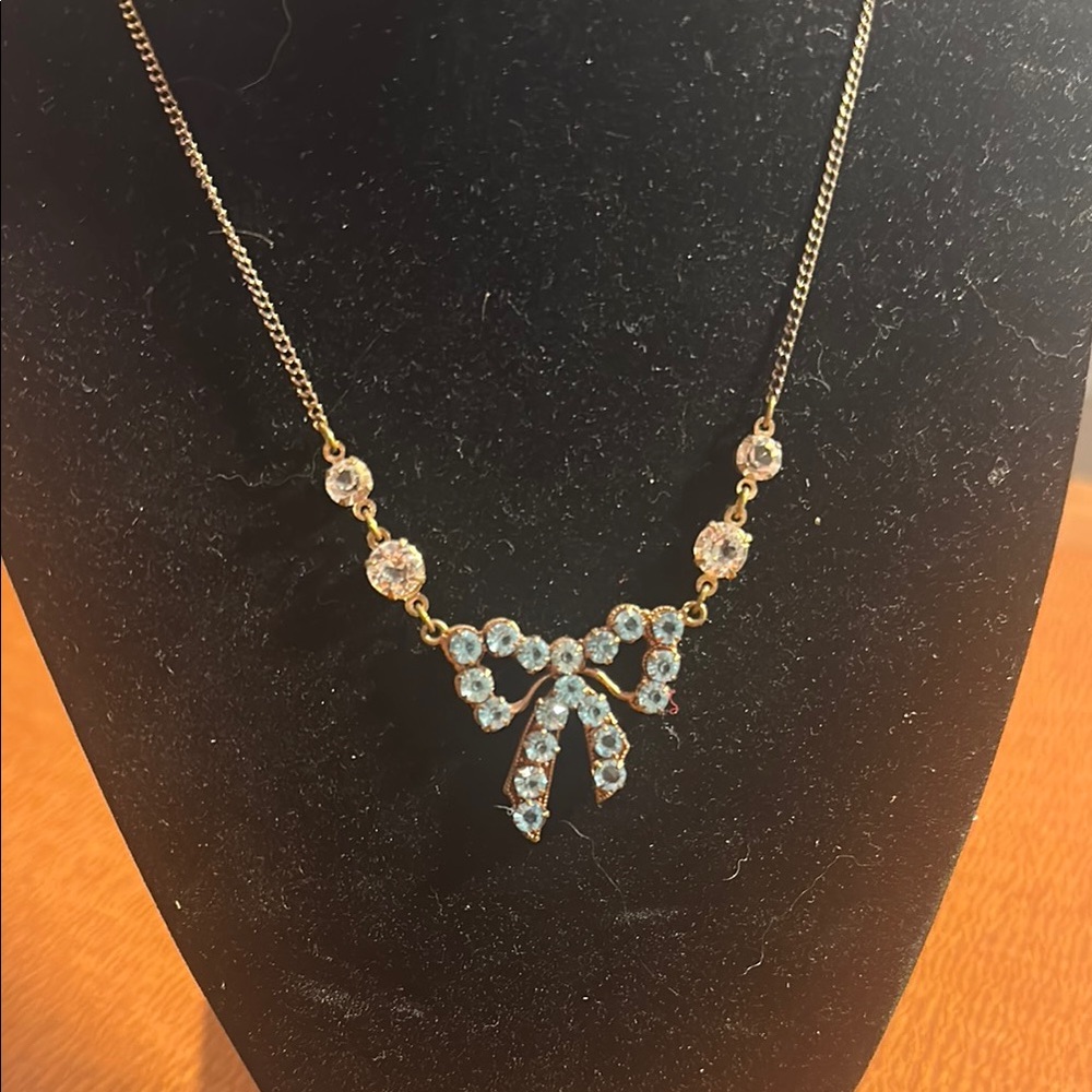 Elegant Vintage Blue and Diamond Rhinestone Bow Necklace‎